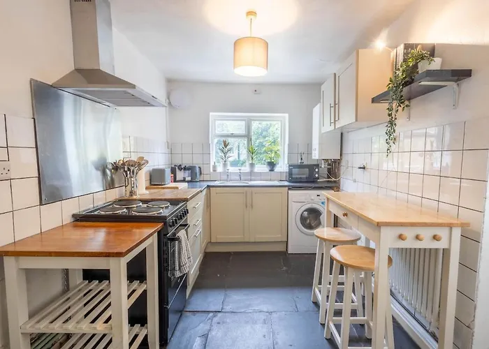 Large House, Garden, 3 Bedrooms