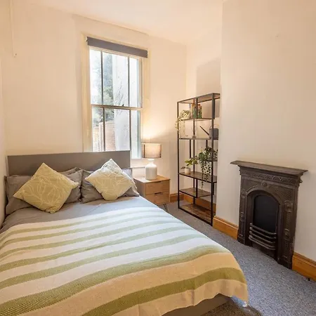 Σπίτι διακοπών Large House, Garden, 3 Bedrooms