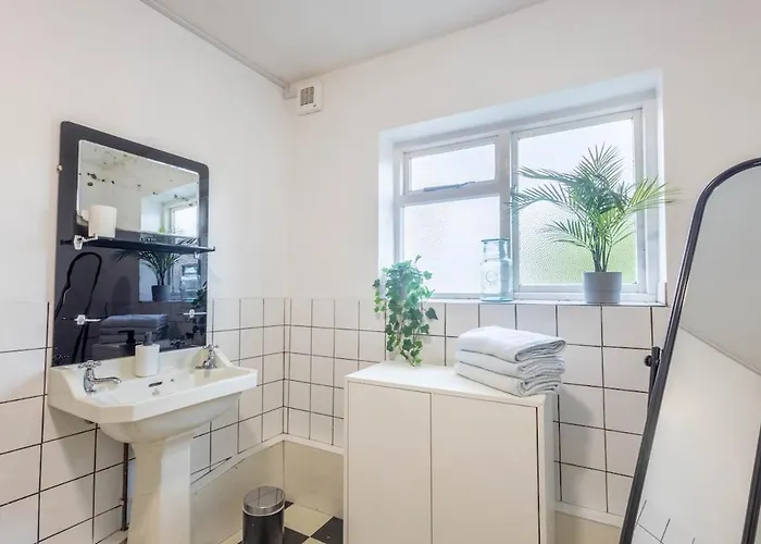 Дом отдыха Large House, Garden, 3 Bedrooms